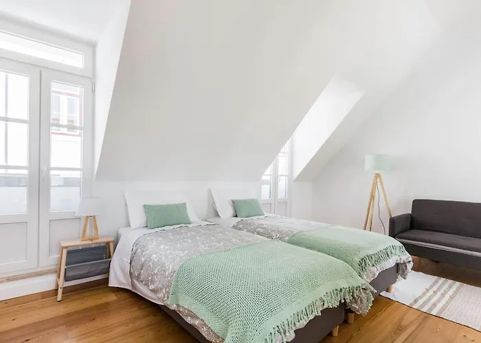 Charming Duplex With Portuguese Soul